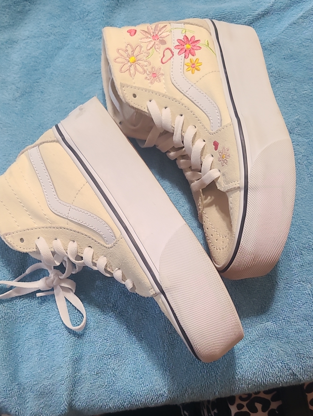 Vans Cream Platform Lace-Up Sneakers with Floral Embroidery